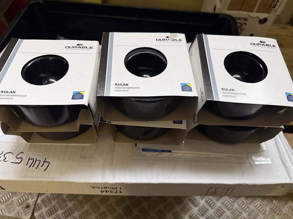 Portacenere: 6 Stk. neue Durable Aschenbecher in schwarz – Usato da Necker venduto da liq24 4