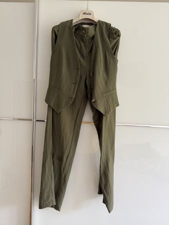 Anzug Weste und Hose Olive Grösse XS neuwertig