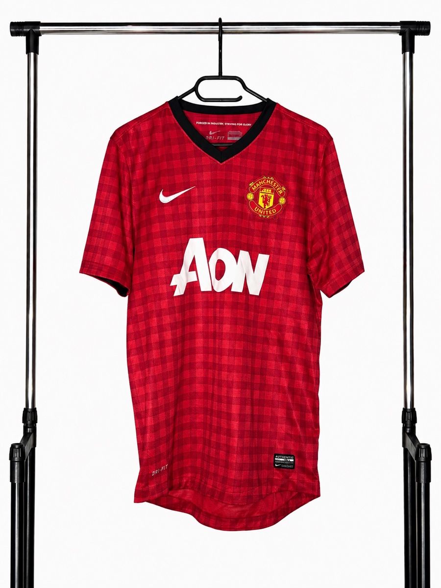 Nike Canottiere & Pantaloni: MANCHESTER UNITED 2012-13 – Usato da Aigle venduto da VIRAGENORD