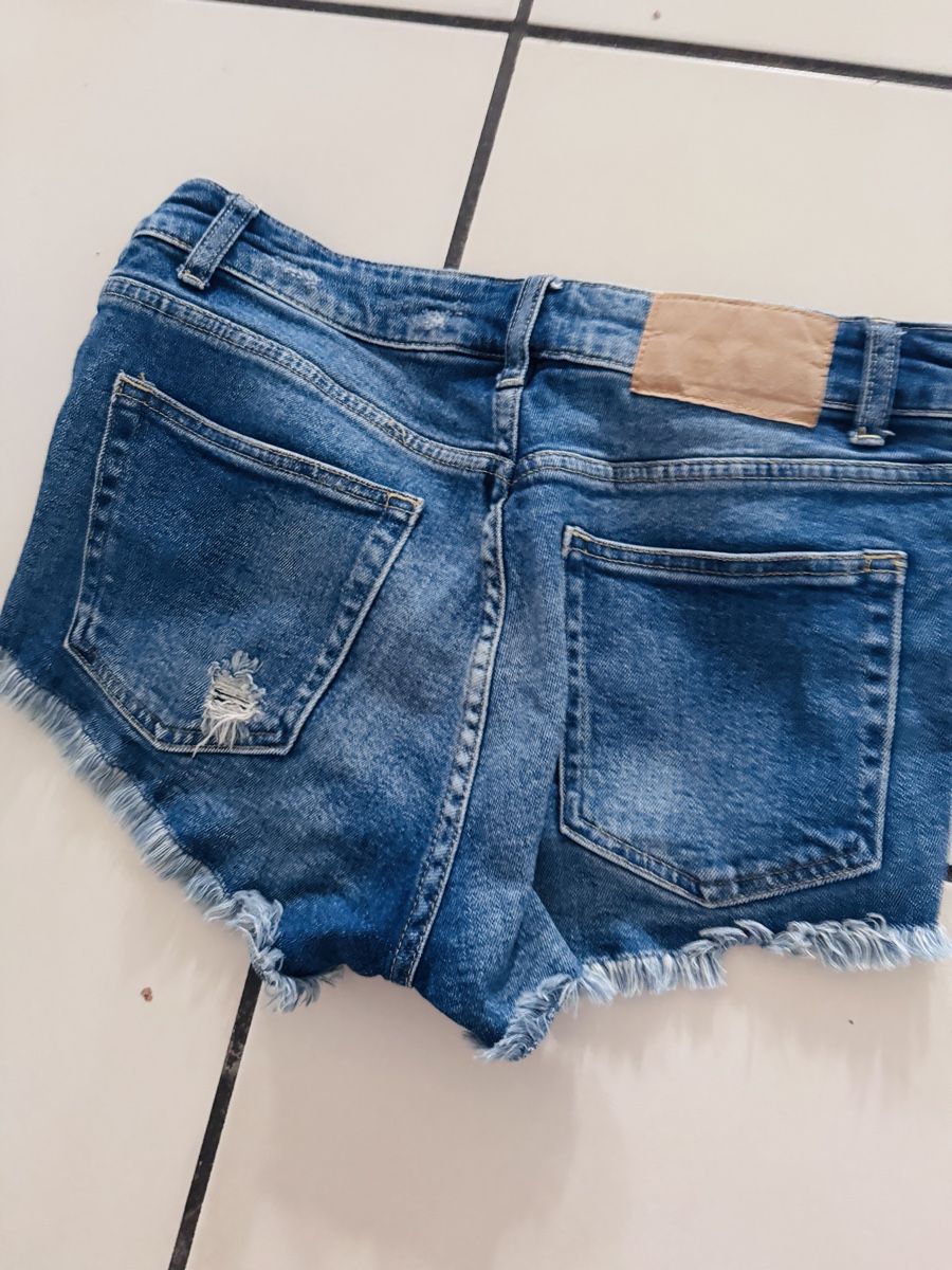 H&M Jeans: Shorts en jean H&M bleus Taille 36 – Neuf (Voir description) à Avry-sur-Matran par Anarda 2
