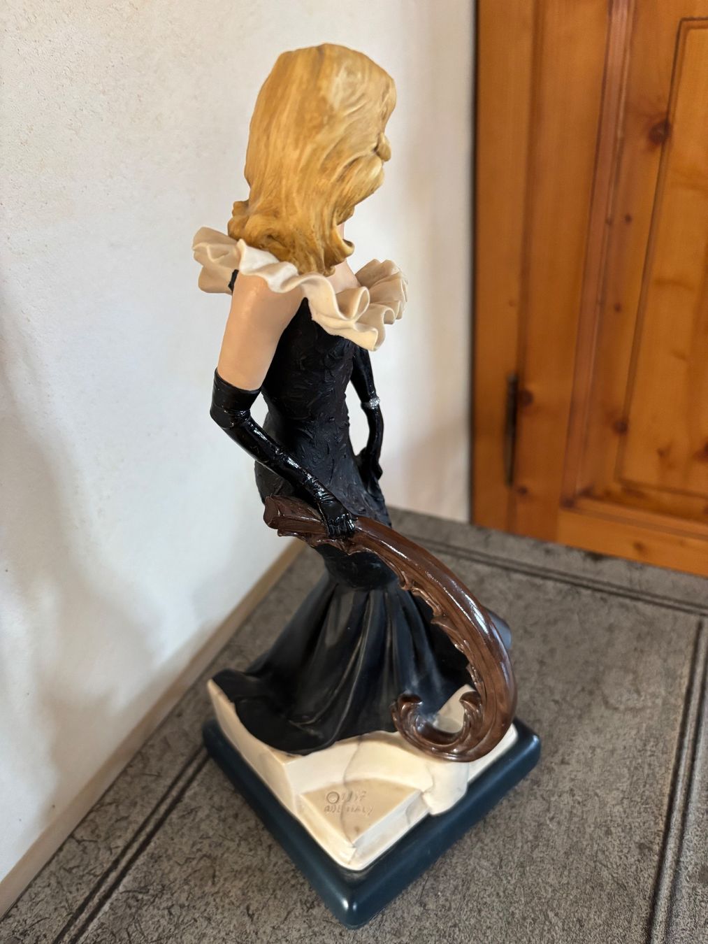 Figuren: Skulptur eines Models Vittorio Tessaro – Neu (gemäss Beschreibung) aus Balsthal von Uroby 2