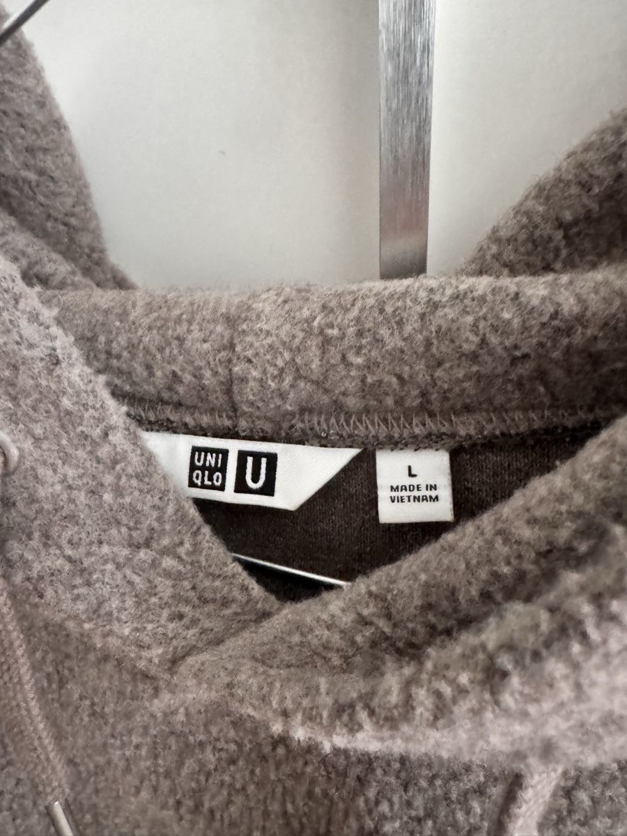 Maglioni & Felpe: Uniclo Hoddie  – Usato da Genève venduto da Lou_Mgw 2