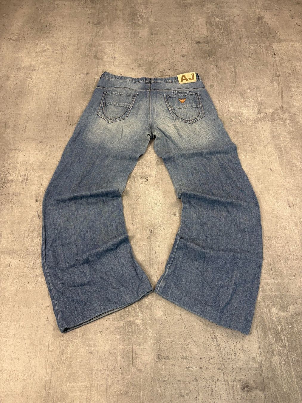 Armani Jeans: Vintage Bootcut Armani Jeans (M) – Nuovo (secondo la descrizione) da Werdenberg venduto da hase.vintage