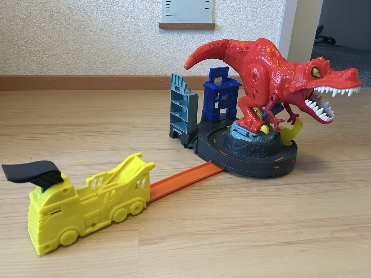 Hot Wheels Jouets: Hot Wheels Dino T-Rex Attack – D'occasion à Züberwangen par Cindarellina13
