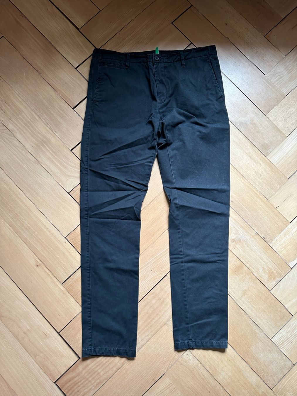Benetton Pantaloni: BENETTON - Chino Hose schwarz L – Usato da Zürich venduto da Diazaio