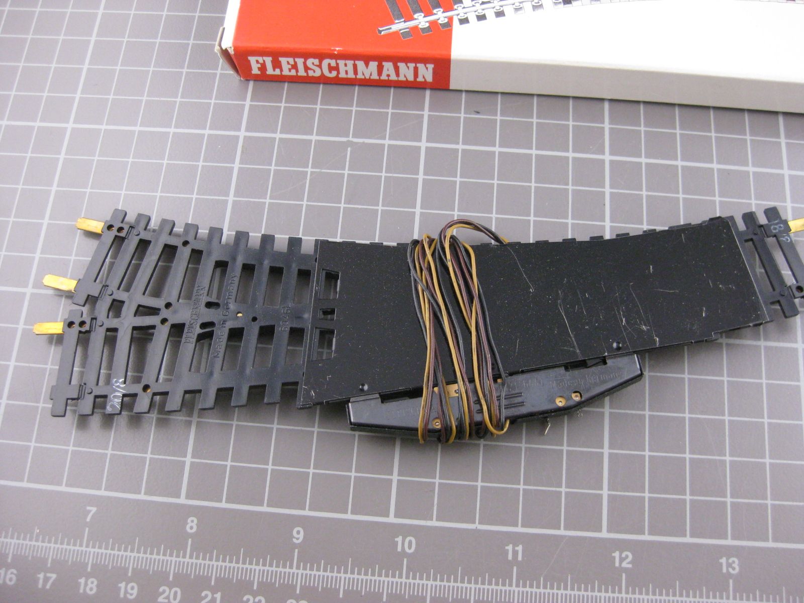 Fleischmann Modelleisenbahnen: Fleischmann Elektro-Bogenweiche 6076 – Gebraucht aus Malters von Marosko 4