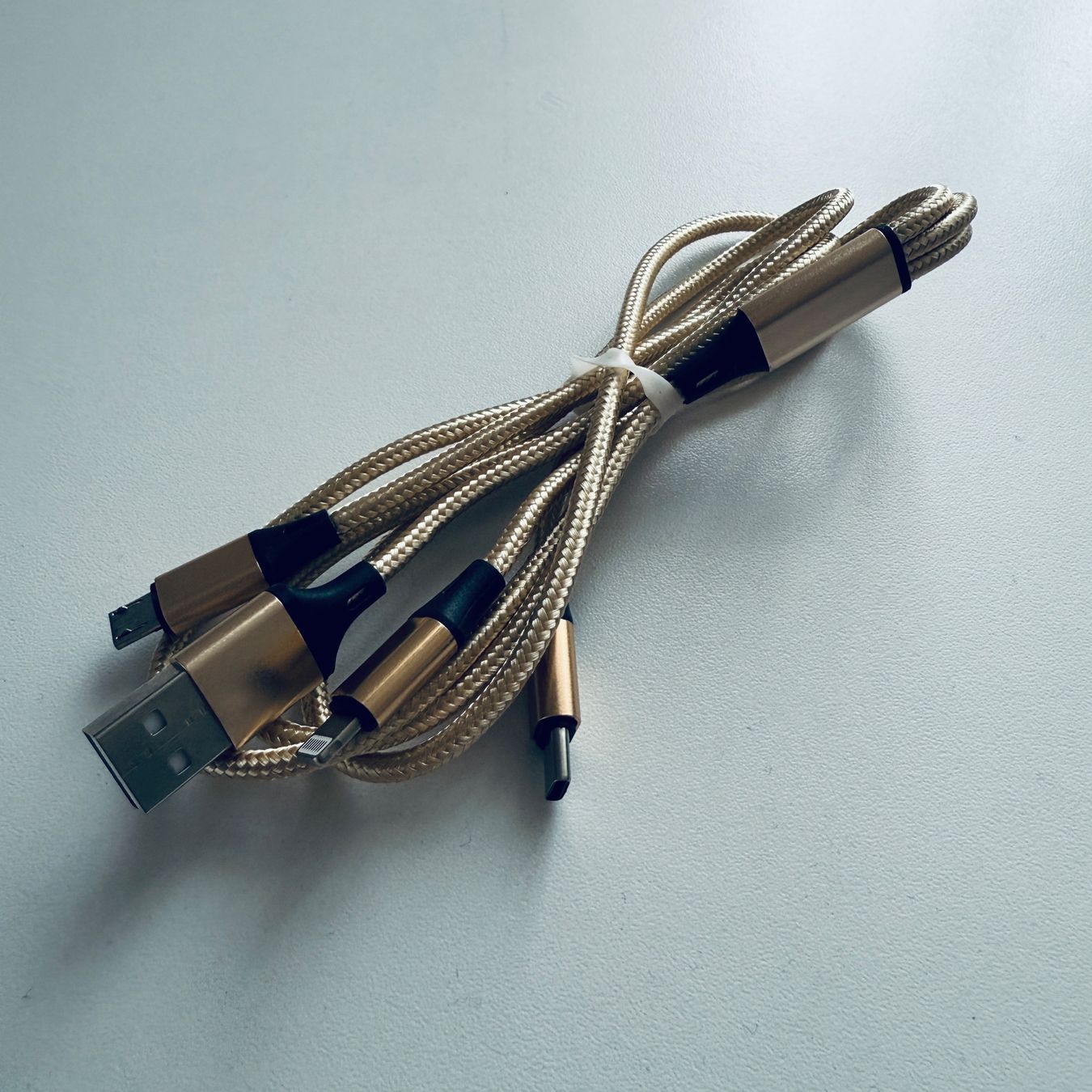 Cavi: USB-A auf 3in 1 Multi Ladekabel USB-C & Lightning & Micro B – Nuovo (secondo la descrizione) da Basel venduto da MY.AIRPODS.SHOP 4