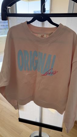 Levi’s sweatshirt 
