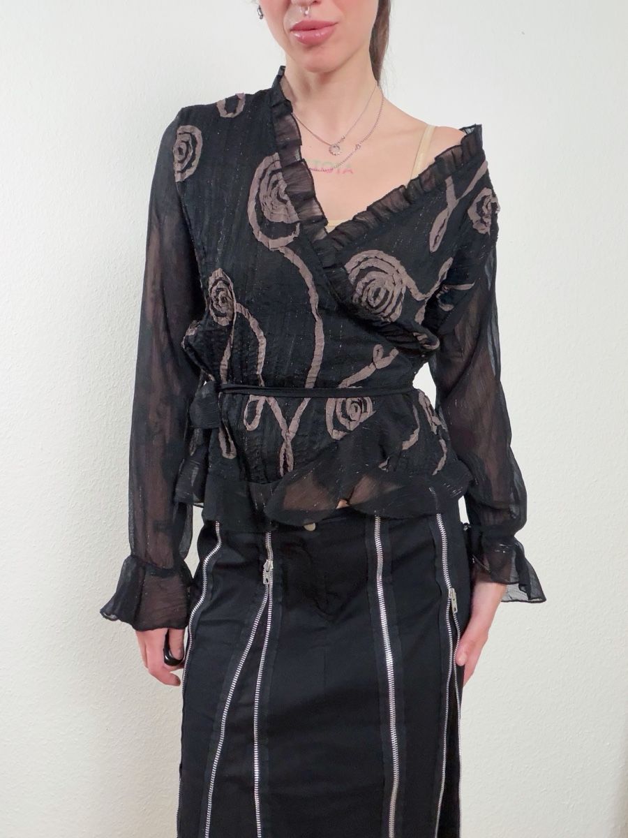 Camicette: Vintage Black Swirl Wrap Blouse – Usato da Knonau venduto da Grapesvintage
