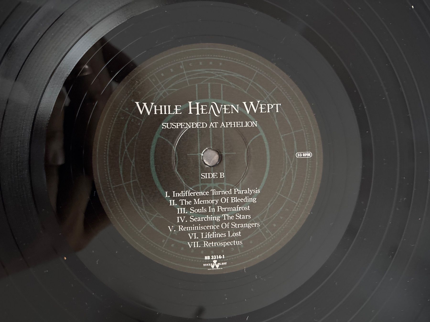 Vinyles: While Heaven Wept - Suspended at Aphelion - Vinyl – D'occasion à Frutigen par Philippe_jsp 2