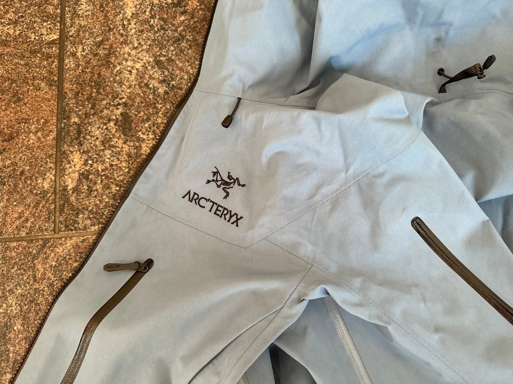 Arcteryx Giacche: Arc'teryx Alpha SV Jacket, Men's Size S | GORE-TEX Shell – Usato da Zürich venduto da jacklondon 4
