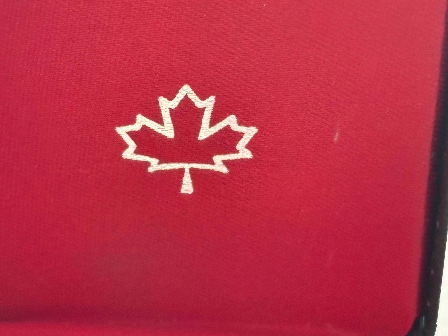 Tutti le monete: 17., 1 DOLLAR . ELIZABETH II. CANADA – Nuovo e nell'imballaggio originale da St. Peterzell venduto da verena40 2