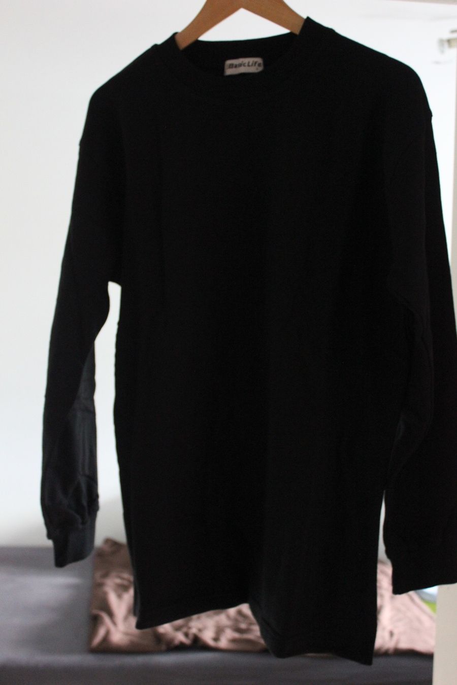 Pullover & Sweatshirts: Nagelneuer Schwarzer ohne neck Pullover in Gr. S – Neu (gemäss Beschreibung) aus Geroldswil von Schlumpfine1973