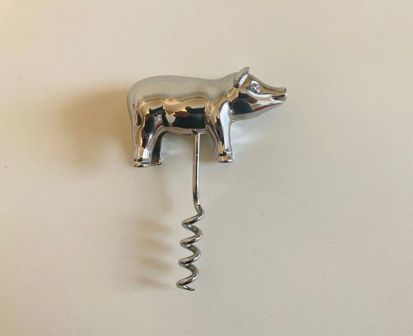 Flaschenöffner & -verschlüsse: Korkenzieher Schwein / glänzendes Metall – Gebraucht aus Zürich von cornetto55 1