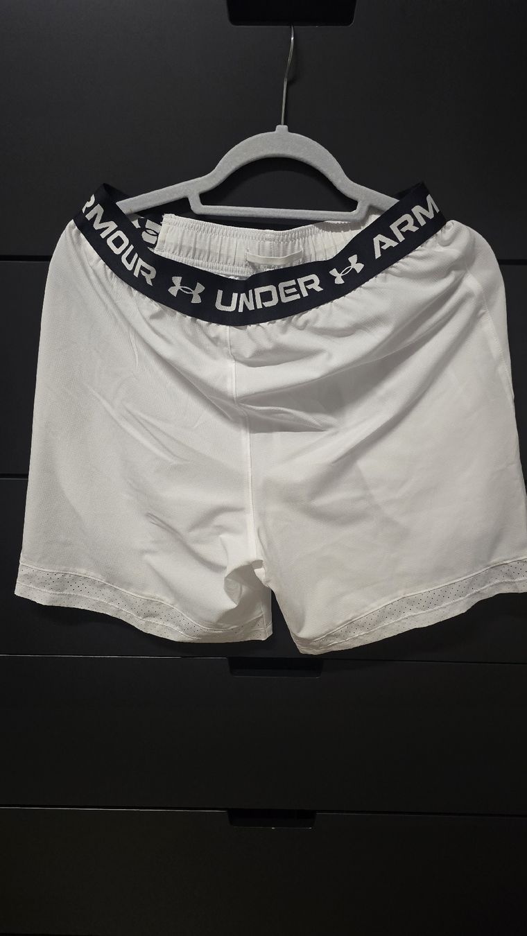 Under Armour Pantaloni: Under Armour Shorts Sport – Nuovo (secondo la descrizione) da Rothrist venduto da adniramadani21 1