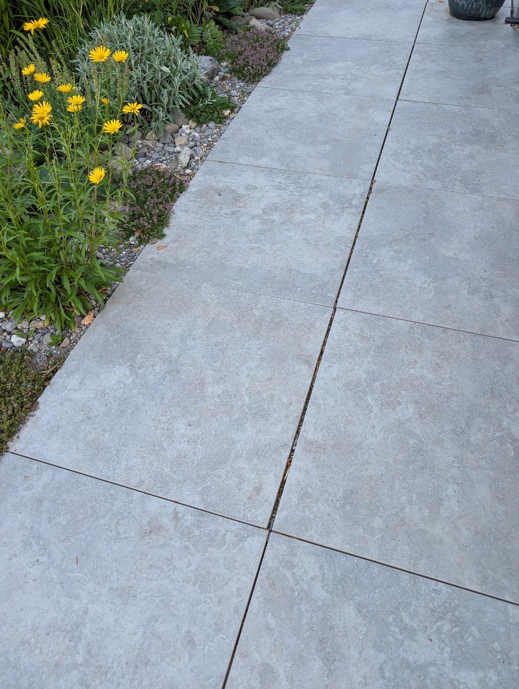 Rivestimenti per pavimenti: Gartenplatten Keramik 60x60x2cm 50 Stk – Usato da Muri AG venduto da schtrebi
