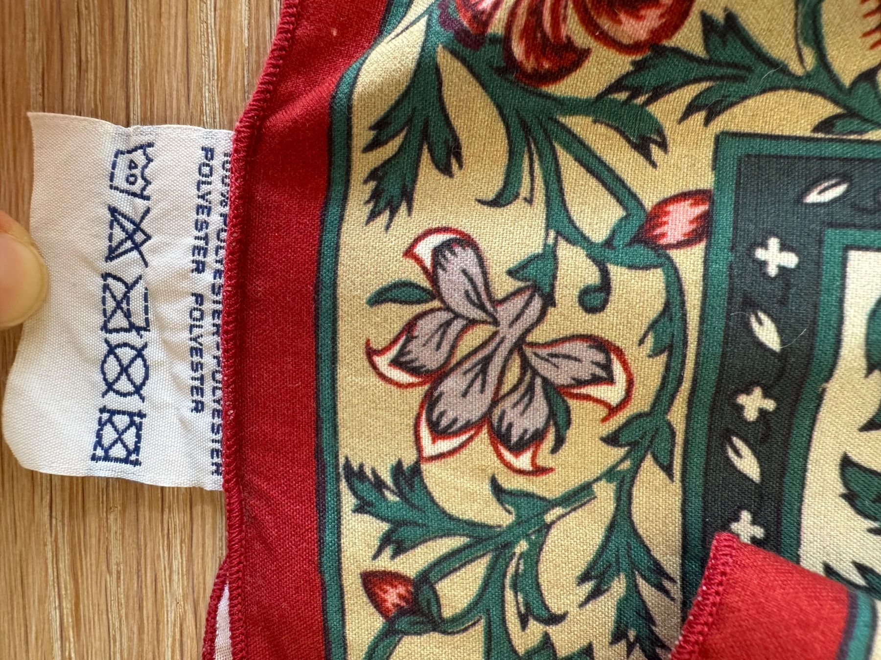 Altra biancheria da tavola: Floral Print Coverlet/table cloth – Nuovo (secondo la descrizione) da Basel venduto da FlorinBasel 2