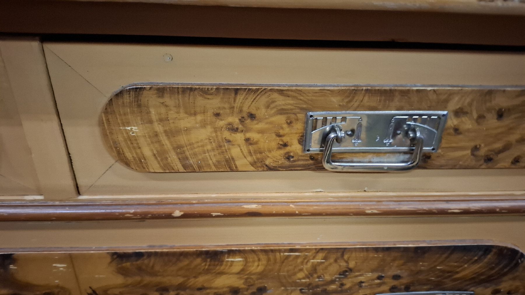 Cassettiere: Schubladenfront Nussbaum Wurzelholz gebraucht – Usato da Wittenbach venduto da ValentinaG 1