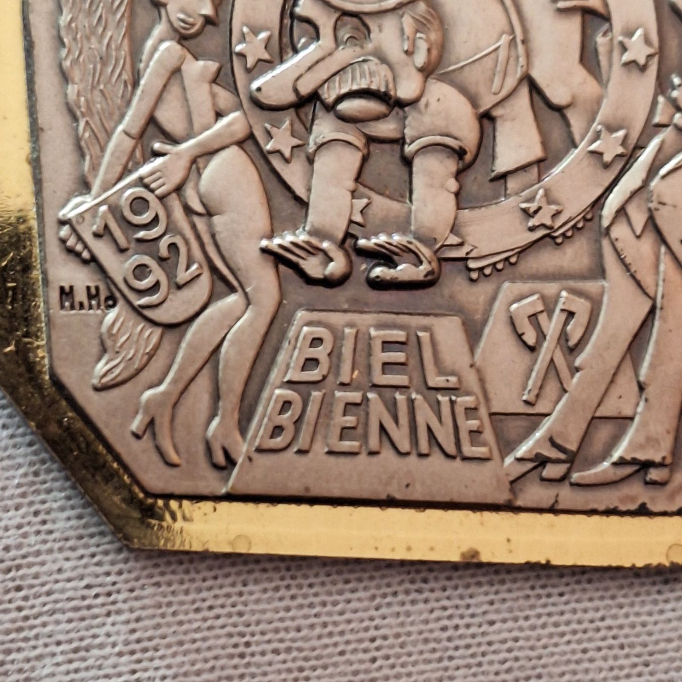 Spille & Fermagli: Carneval Biel Blaggedde 1992 – Usato da Riehen venduto da rah_rr6c 1