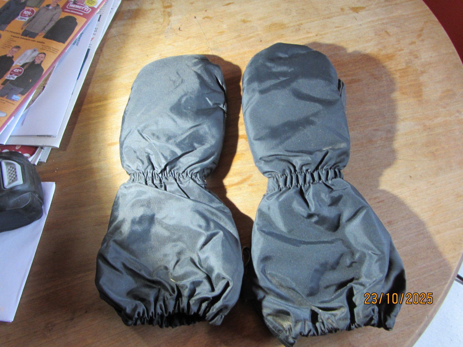 Schweizer Armee Handschuhe & Handstulpen: Schweizerarmee Fausthandschuhe mit Daumen und Zeigfinger Occ – Gebraucht aus Boll von Huweli