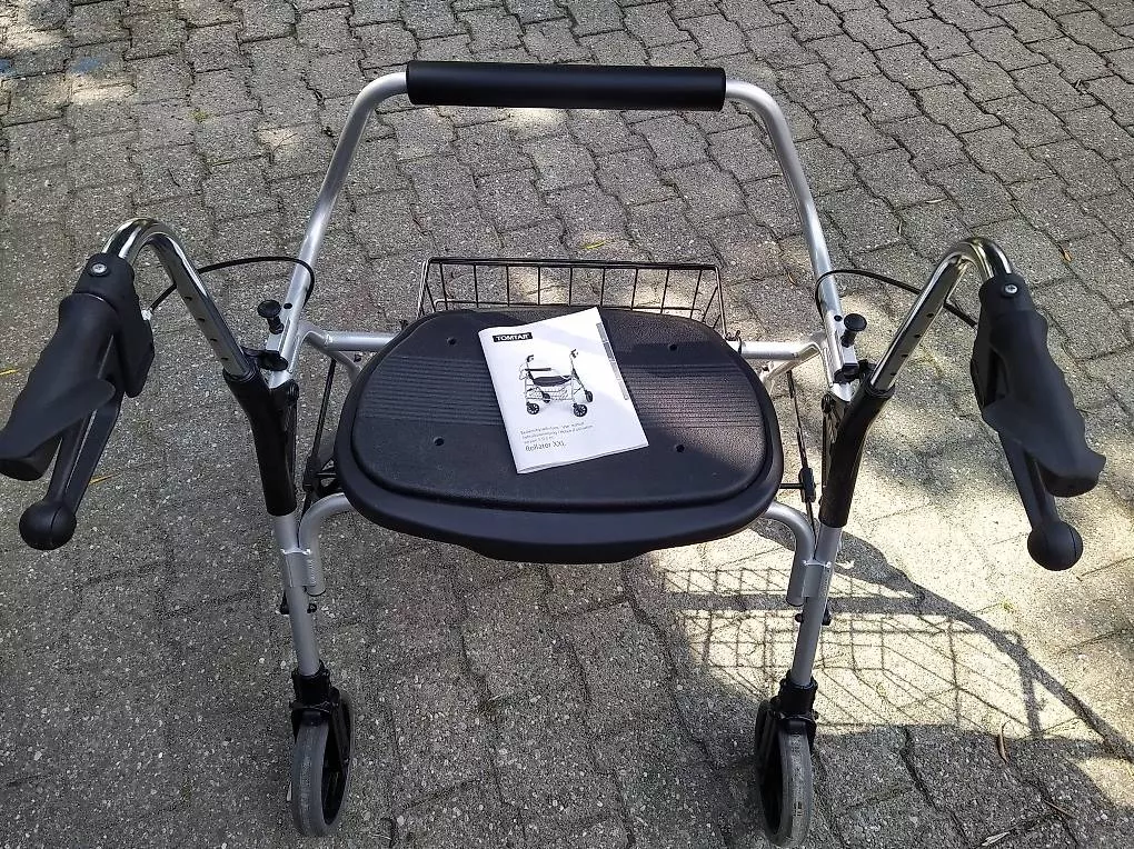 Ausili per la deambulazione: Rollator XXL – Usato da Vernayaz venduto da Galaf