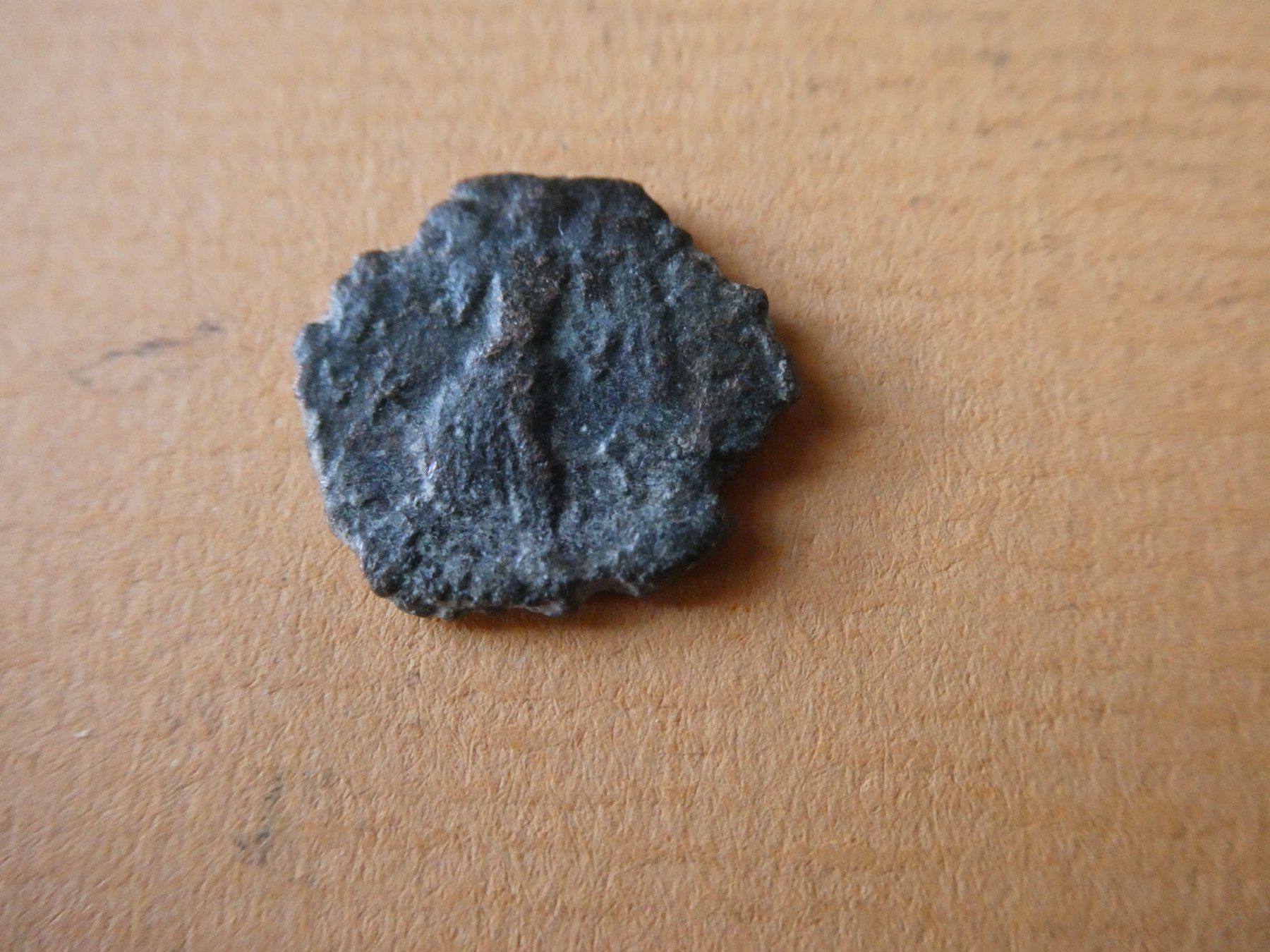 Tutti le monete: uralte   Bronzemünze    15 mm  1.73 g – Usato da Hinterforst venduto da Rohusri 2