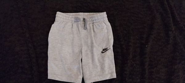 Nike Pantaloni: Turnhose Nike Gr. 122/128 – Usato da Oberhofen AG venduto da iitf2020