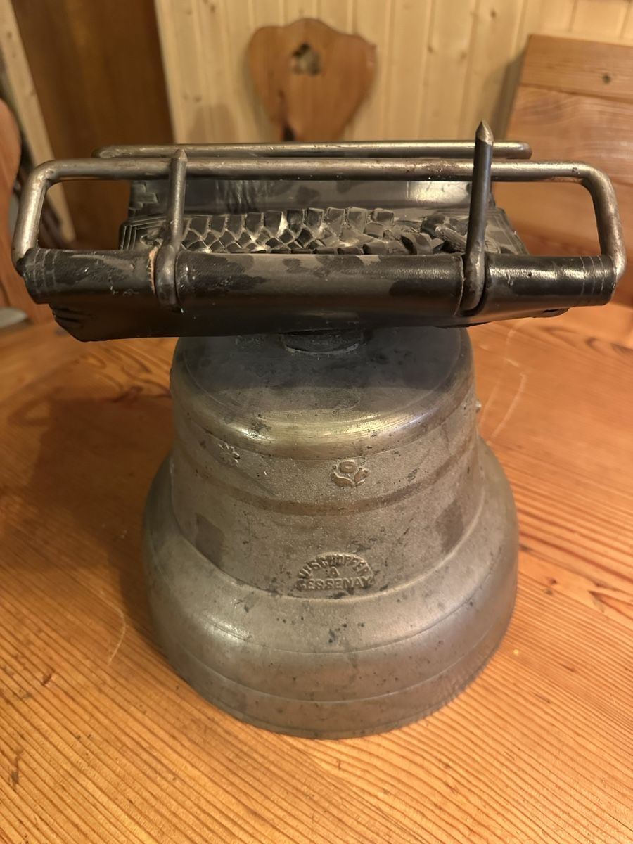 Campanacci mucche: Glocke  SCHOPPER GESSENAY mit Lederschmuc – Usato da Zumholz venduto da Gotterong 5