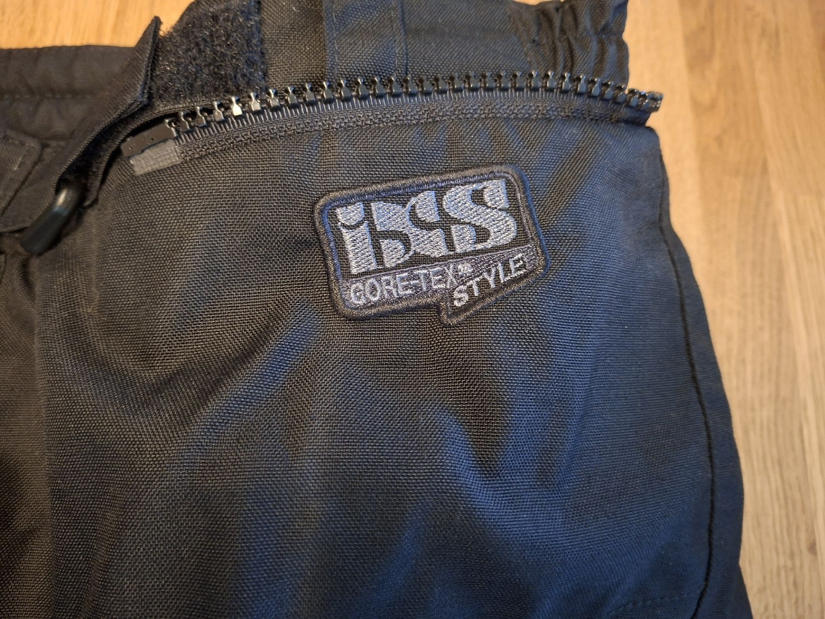 IXS Pantaloni: iXS Motorrad-Hose Grösse DXL, mit Innenfutter – Usato da Oberrohrdorf venduto da Ginaja 1