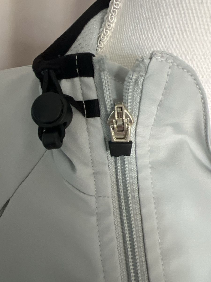 Asics Jacken: Asics Damen Jacke Grösse XL  – Gebraucht aus Uetikon am See von Sarahm76 4