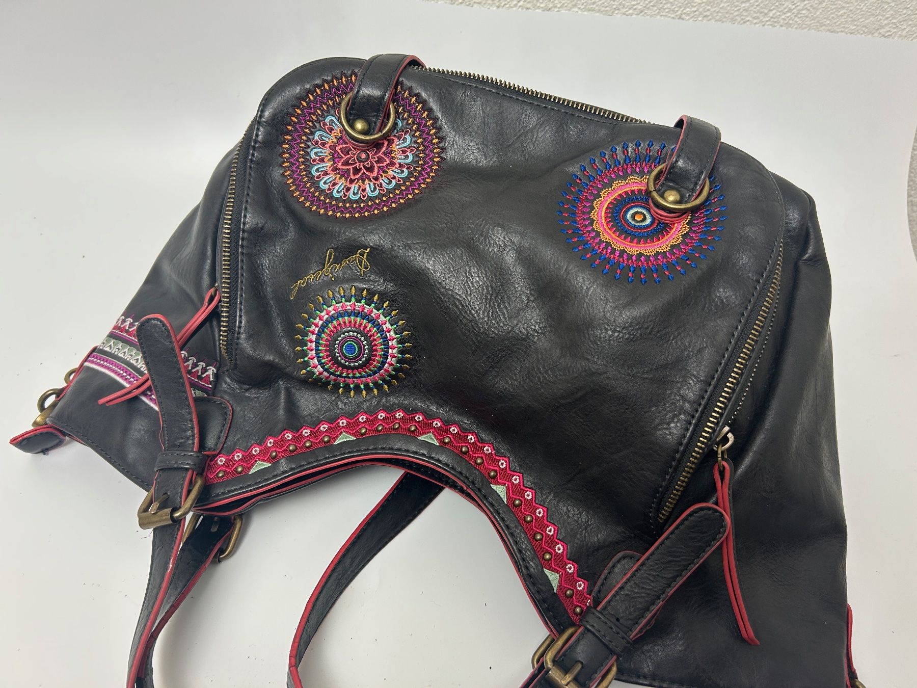 Desigual Borse da donna: DESIGUAL Tasche in Leder sehr edel........ – Usato da Rheineck venduto da emma.gut 7