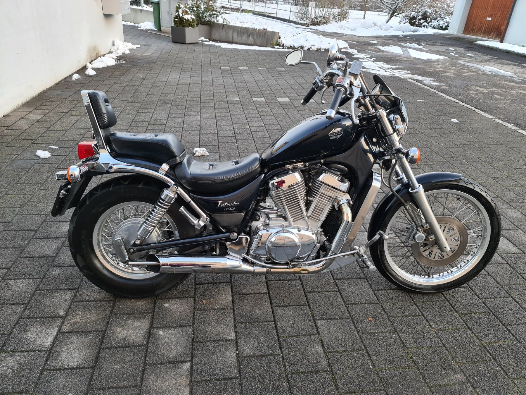 Suzuki Chopper: Suzuki Intruder VS 800 GLP – Gebraucht aus Galgenen von  4