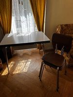 Table vintage Formica années 1950-60 avec tiroir