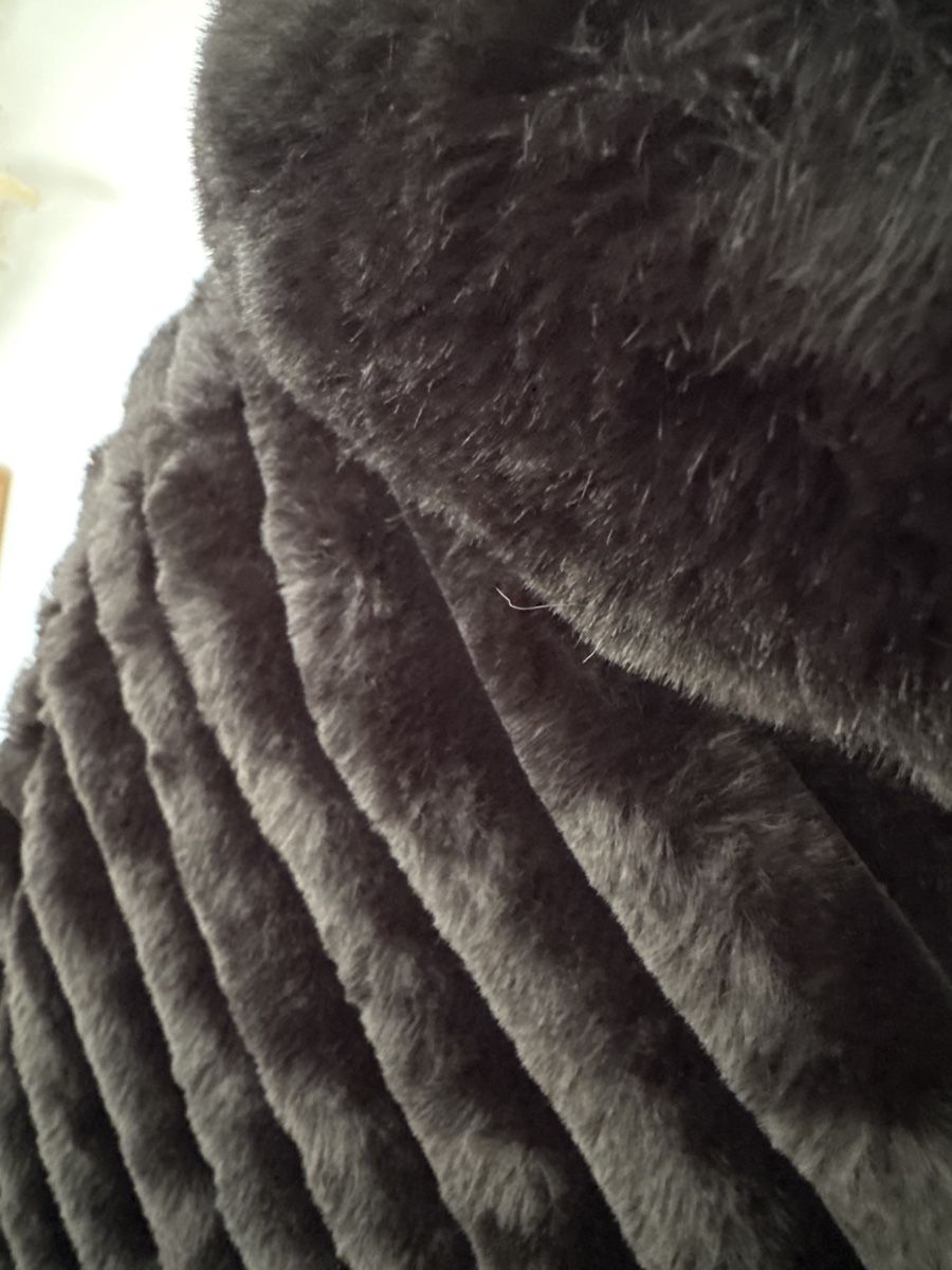 Altro in Moda donna: Wunderschönes, warmes Winter-Cape mit Kapuze, Schwarz – Nuovo (secondo la descrizione) da Muttenz venduto da einfach-schoen 3