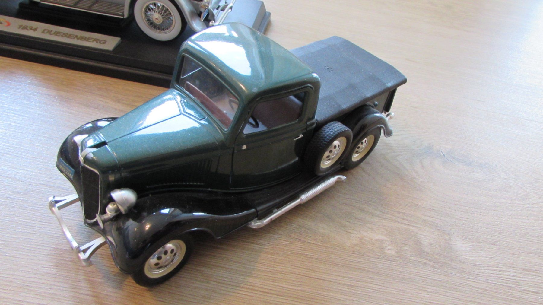 Modellini d'auto: Alte Auto-Modelle:1934 Duesenberg & Ford V8 1934 – Usato da Weesen venduto da Travelersplace 6