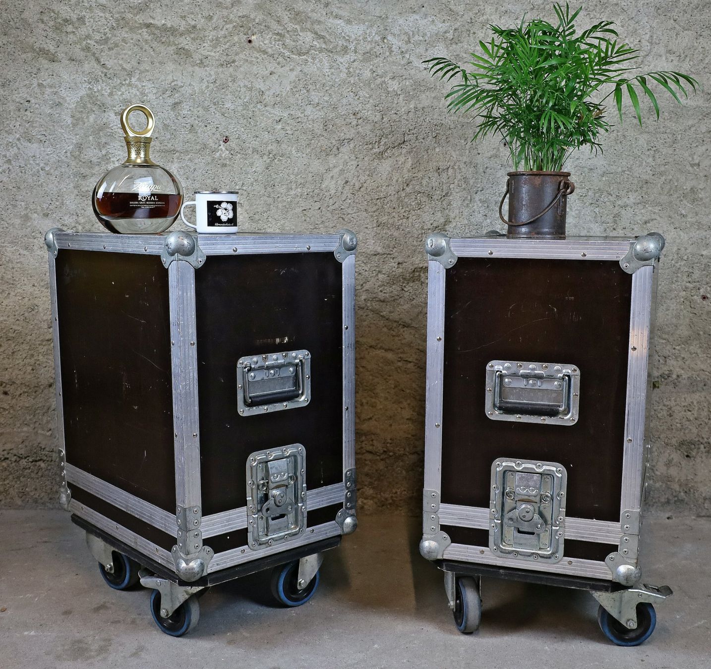 Tavoli: THON Flightcase, Roadcase, Beistelltisch – Usato da Birrwil venduto da brandschatz_birrwil 1