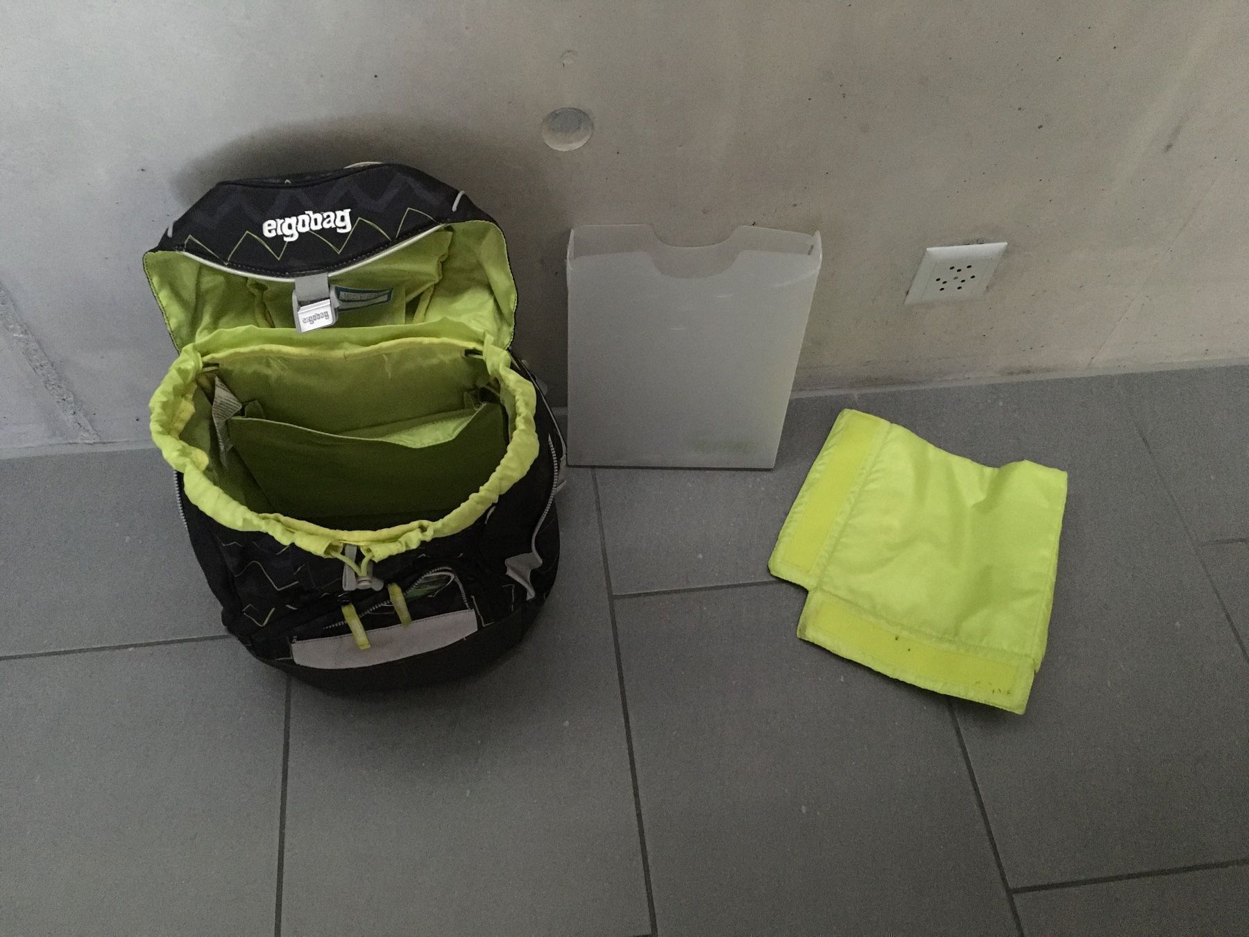 Kindertaschen: Ergobag Schulrucksack mit Turnrucksack Etuis – Gebraucht aus Oberrohrdorf von Desteny1