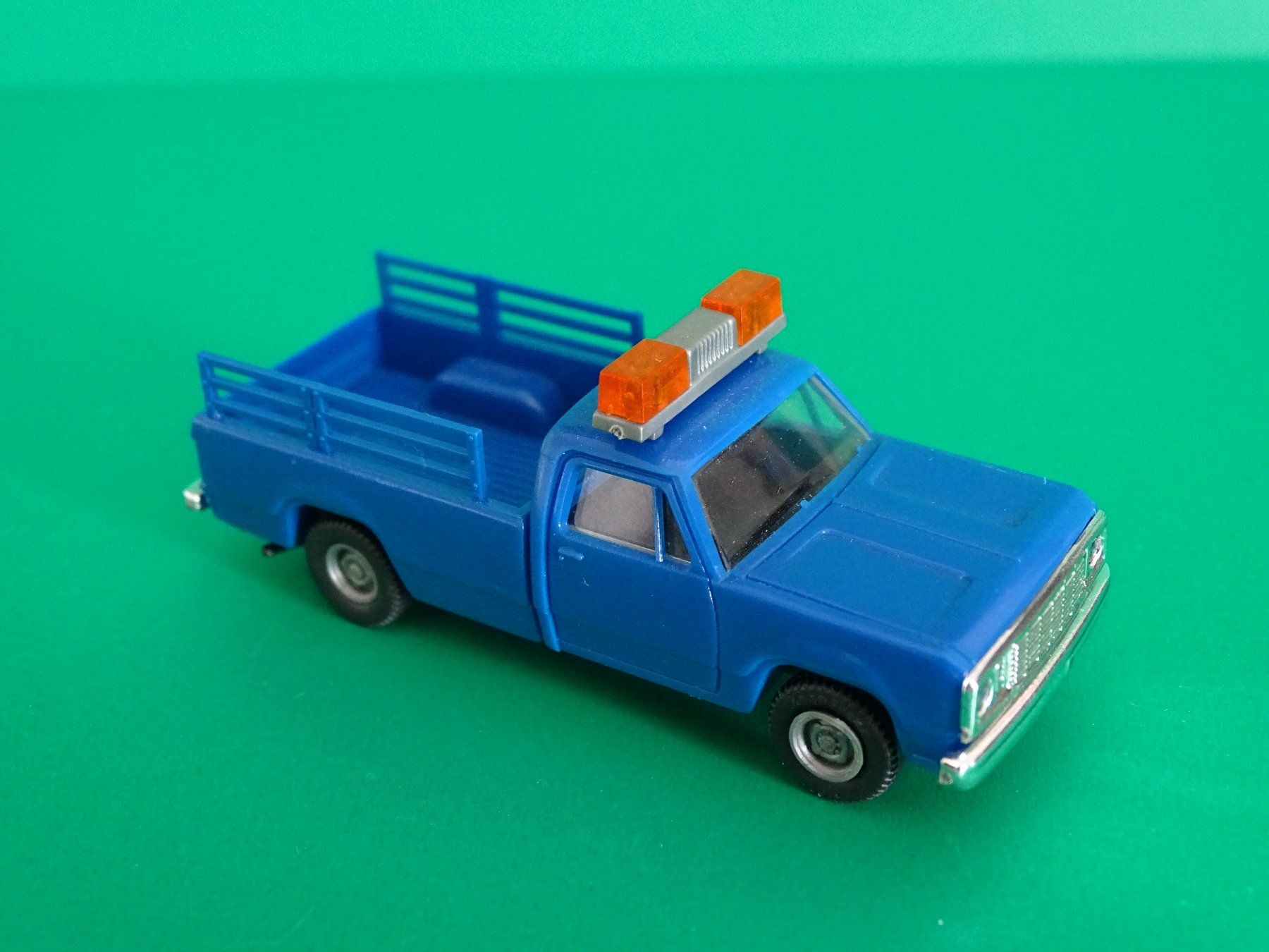 Dodge Modellautos: Dodge Pick Up von Roco 1/87 – Gebraucht aus Bretzwil von  1