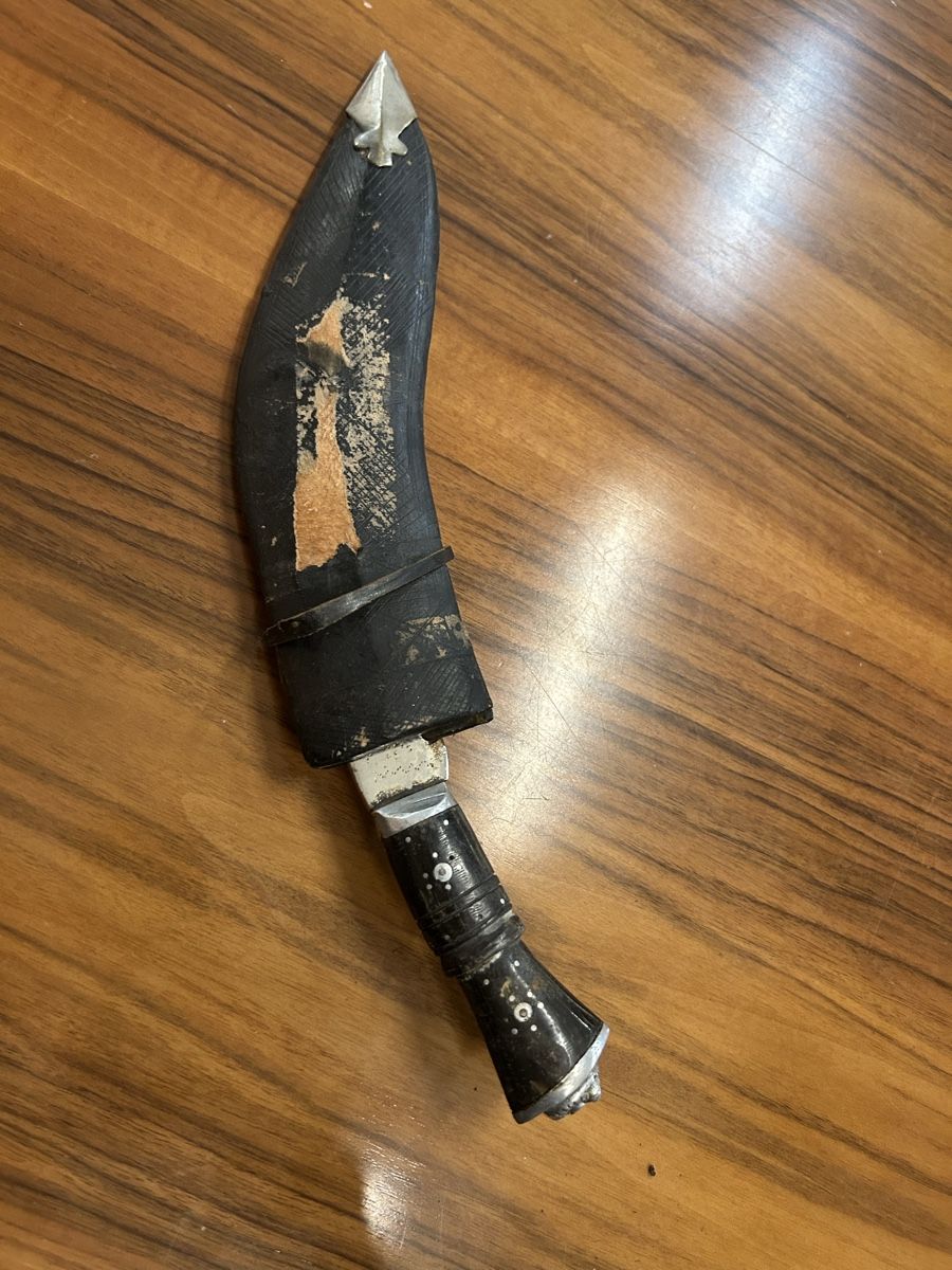Couverts: Traditionelles Kukri Messer mit Scheide  – D'occasion à Zürich par BashasBrockenhaus 2