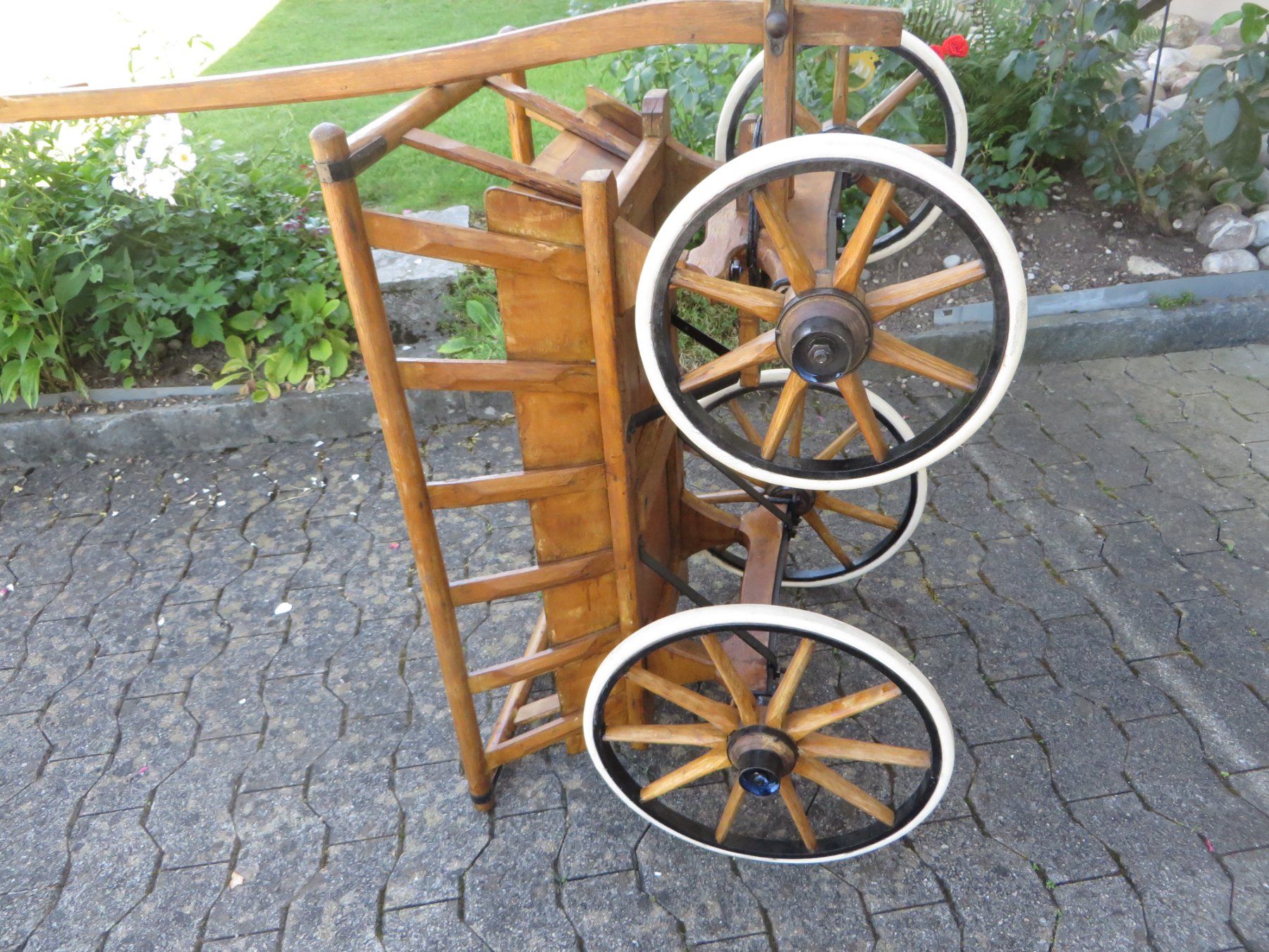 Carrelli di trasporto: Nr. 9 Neu restauriertes Leiterwägeli / Leiterwagen – Usato da Ermenswil venduto da lodero 9