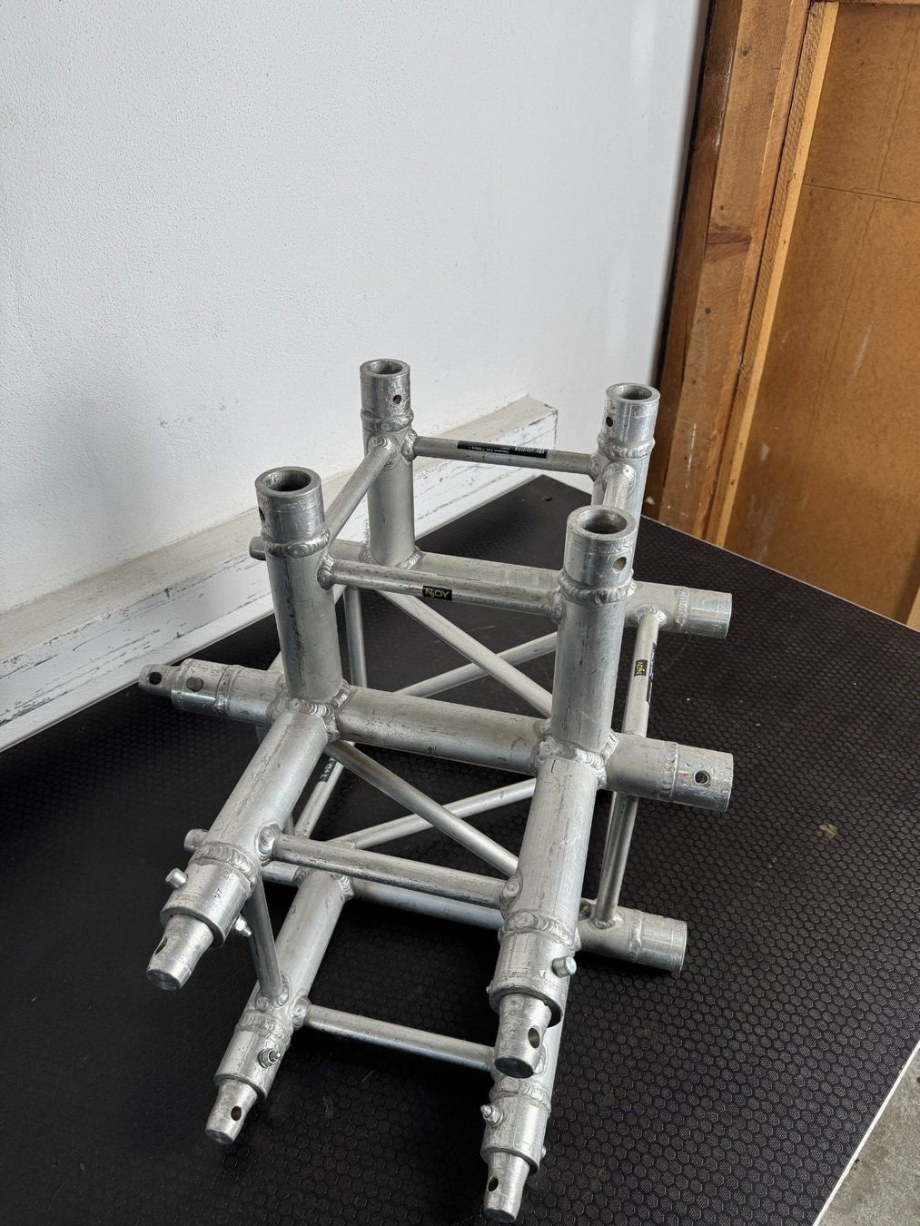 Tralicci: Eurotruss FD 34 T+Down Ecke – Usato da Buchs AG venduto da N-joyEvents 2