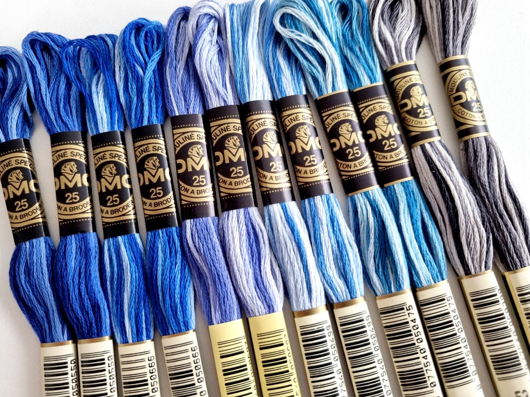 Cordelettes & Fils: 64 DMC Mouliné Spécial Multicolor Art 117 - LOSB2 – Neuf avec emballage d'origine à Mels par DACRI 3
