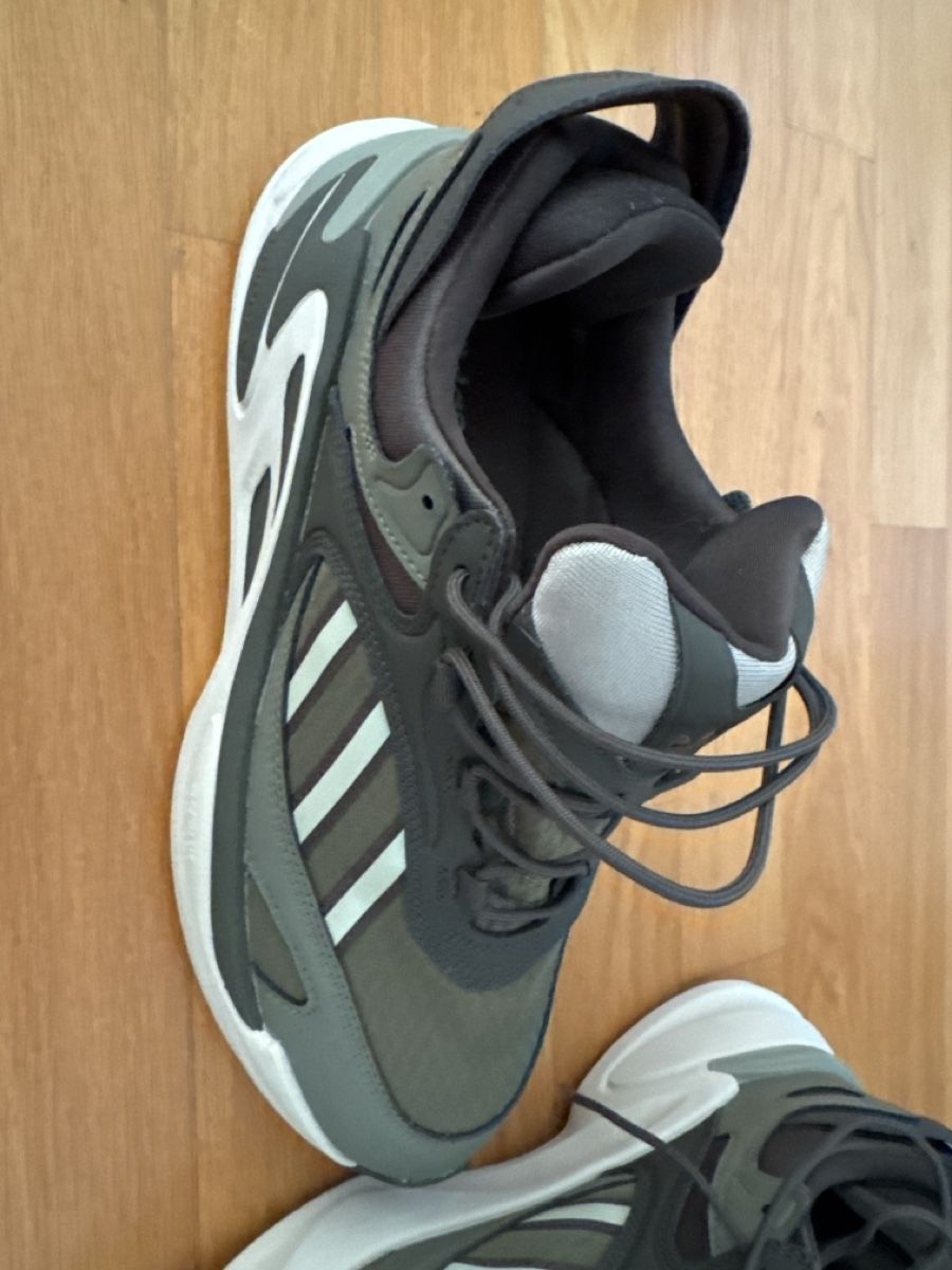 Herrenschuhe: Adidas Sneaker – Neu (gemäss Beschreibung) aus Kreuzlingen von eli_qm8d 1