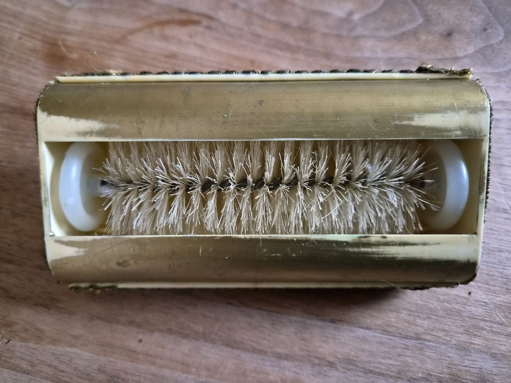 Altro per la casa: Tischbürste, goldfarben mit Blumenmuster – Usato da Brunnen venduto da Livianda 1
