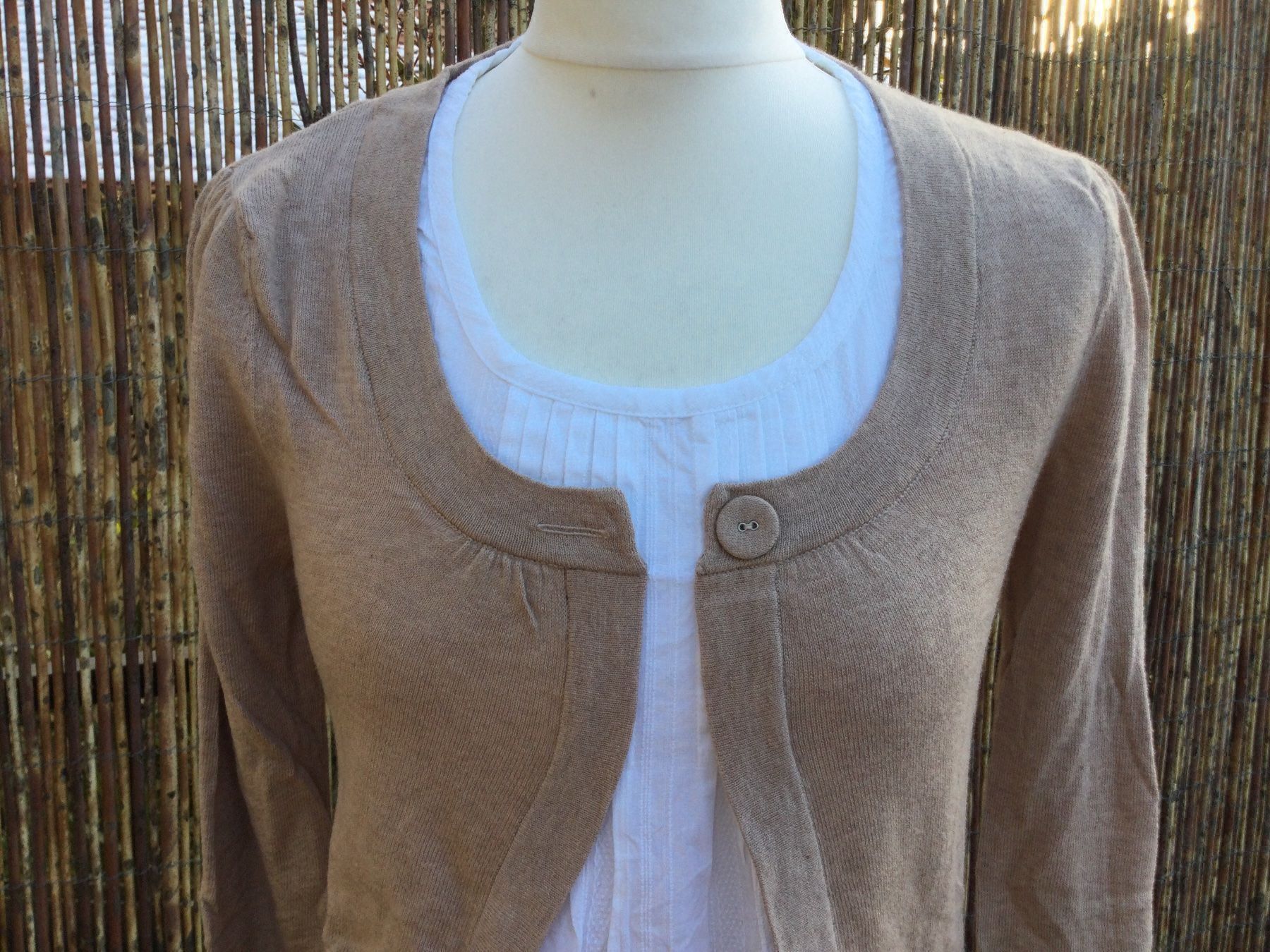 Maglioni & Felpe: Pull/Chemisier beige/blanc ELLEN AMBER, taille M – Nuovo e nell'imballaggio originale da Agiez venduto da chouchanelle 2