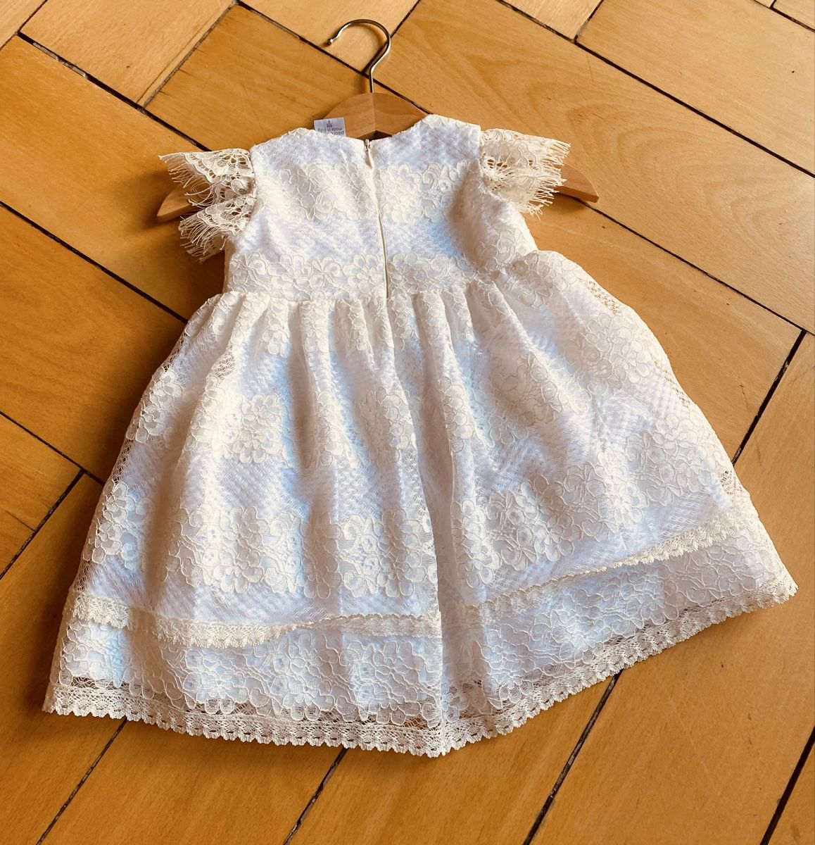 Vestiti & Gonne: Taufkleid Weiss Spitzen aus Paris – Usato da Zürich venduto da petitedame 2