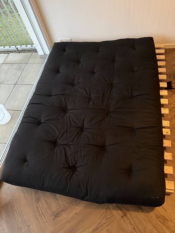 Matratzen: Karup Futon Matratze inkl Gestell – Gebraucht aus Rheinfelden von Na.ndez
