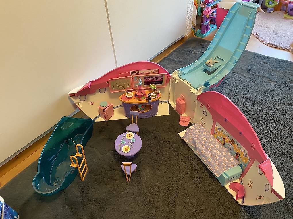 Spielzeuge: Barbie Schiff – Gebraucht aus Ostermundigen von Jehop 1