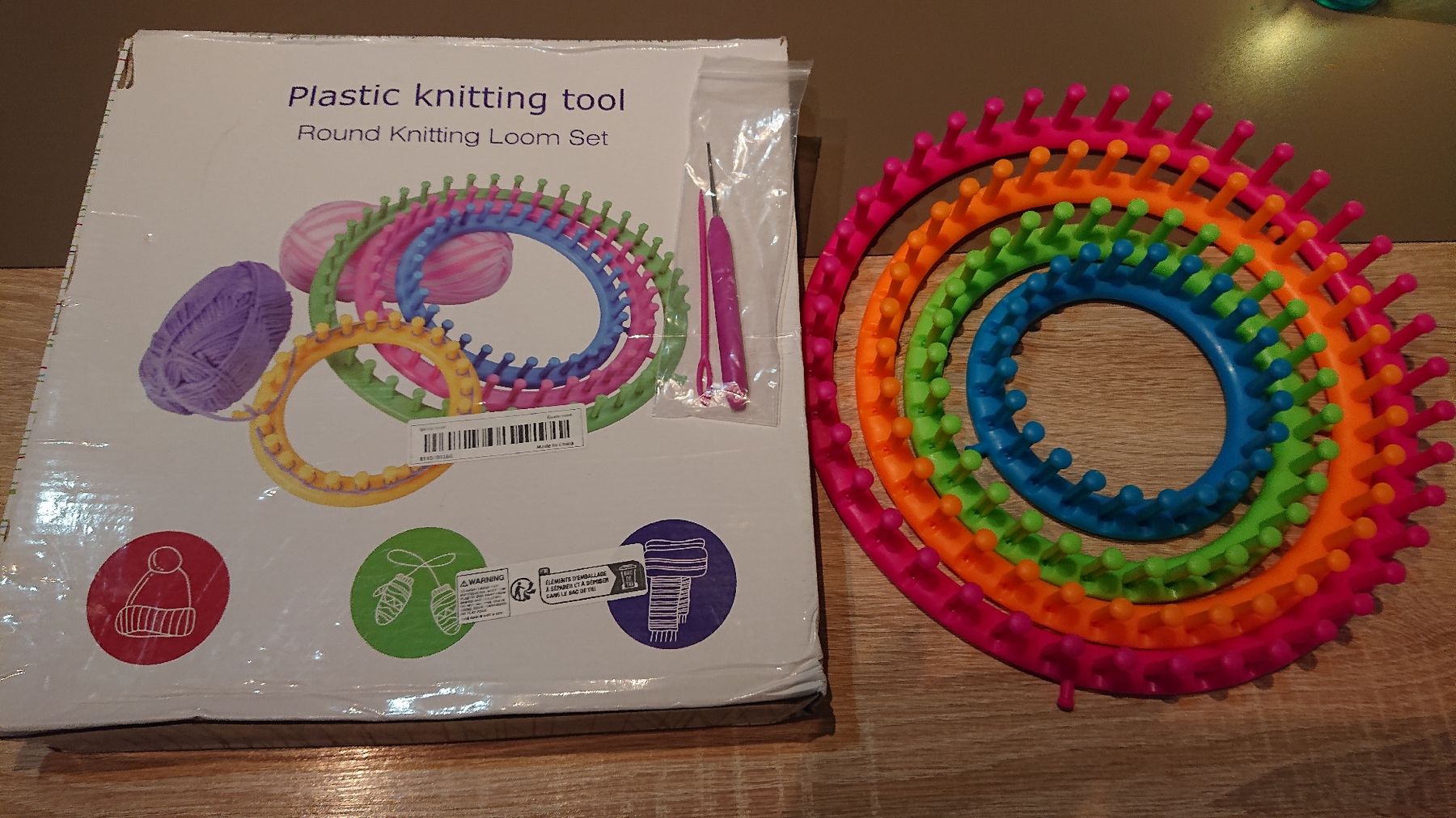 Stickrahmen: Rundstrickrahmen Set, neu. 4 Rahmen in versch. Grössen. – Neu und originalverpackt aus Madiswil von Sandraho