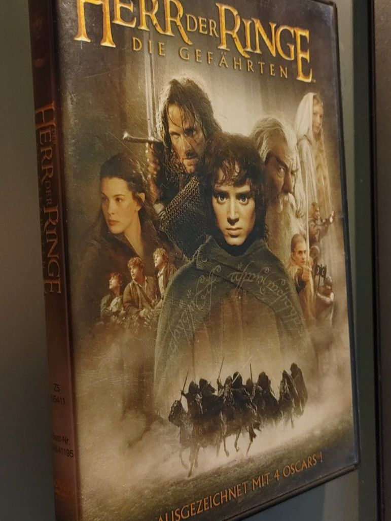 Tutti i DVDs: Der Herr Der Ringe Die Gefährten 2 DVD Box – Usato da Dottikon venduto da Oldyfreak